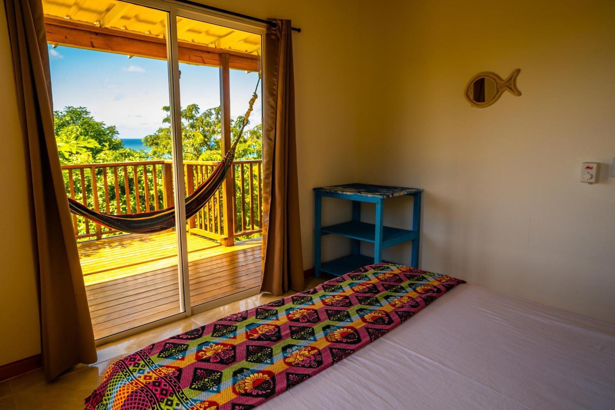 Frenchy'S Villa Aguadulce Rum bild